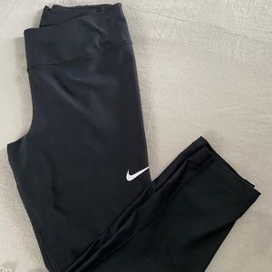 Nike Cropped Leggings